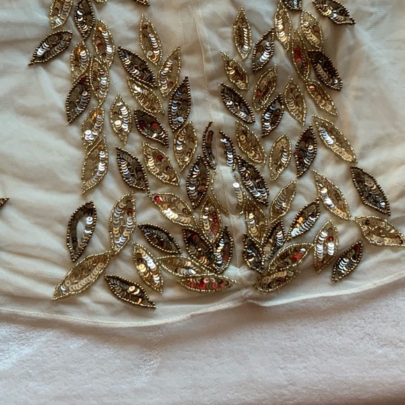 MAC DUGGAL Sequin Leaf Plunging Sheath Gown